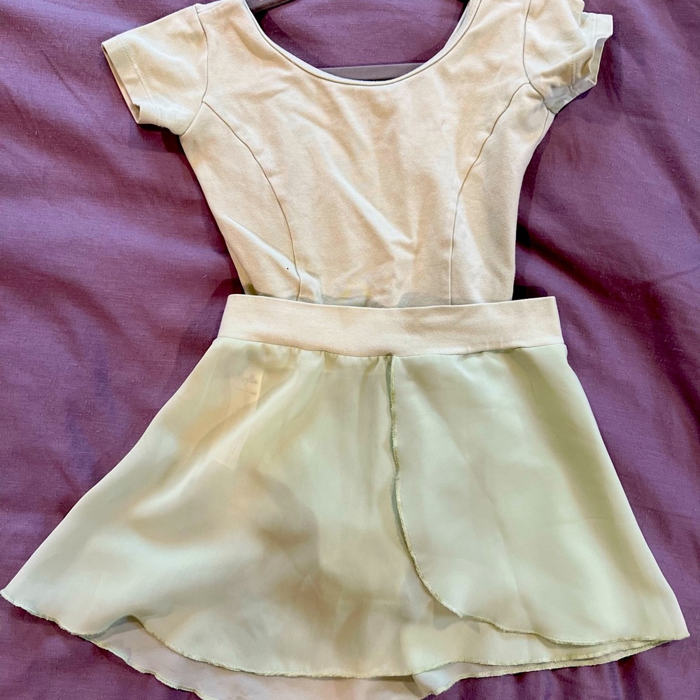 Mírella girls sage green leotard and skirt set (6-7x)